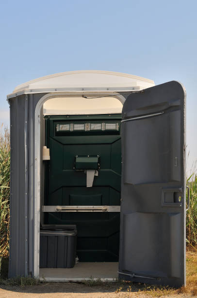 Portable Toilet Options We Offer in Red Lick, TX